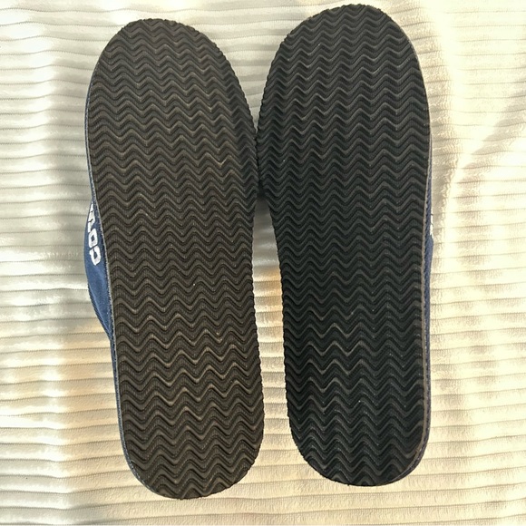 Large Dallas Cowboys slippers - Picture 3 of 9